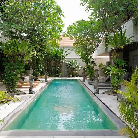 Swiss-Belcourt Sunset Aparthotel Seminyak Buitenkant foto