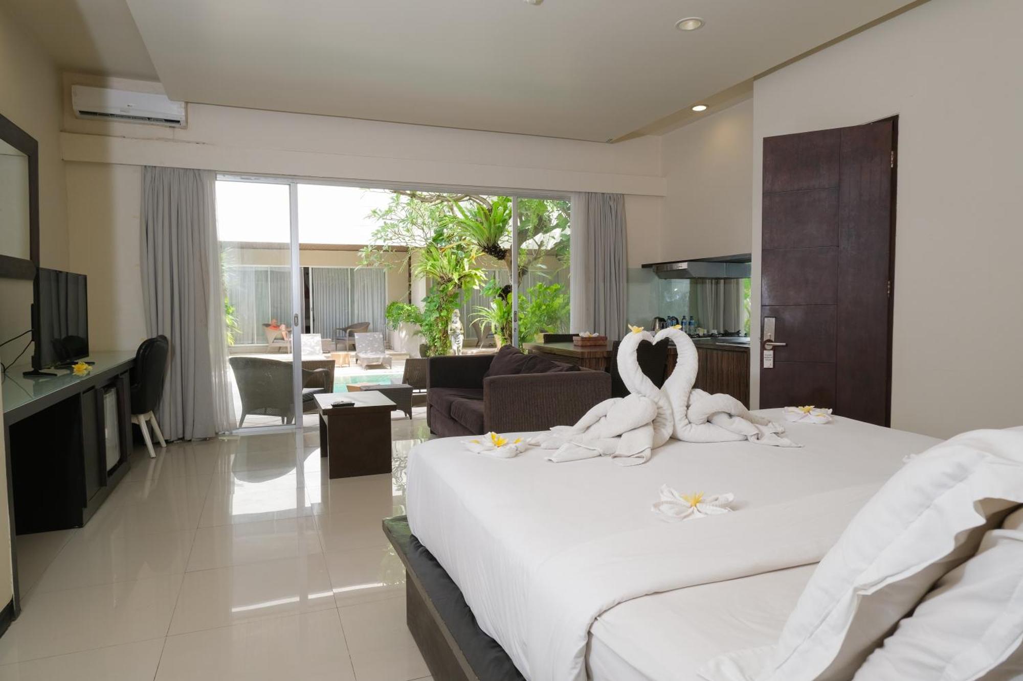 Swiss-Belcourt Sunset Aparthotel Seminyak Buitenkant foto