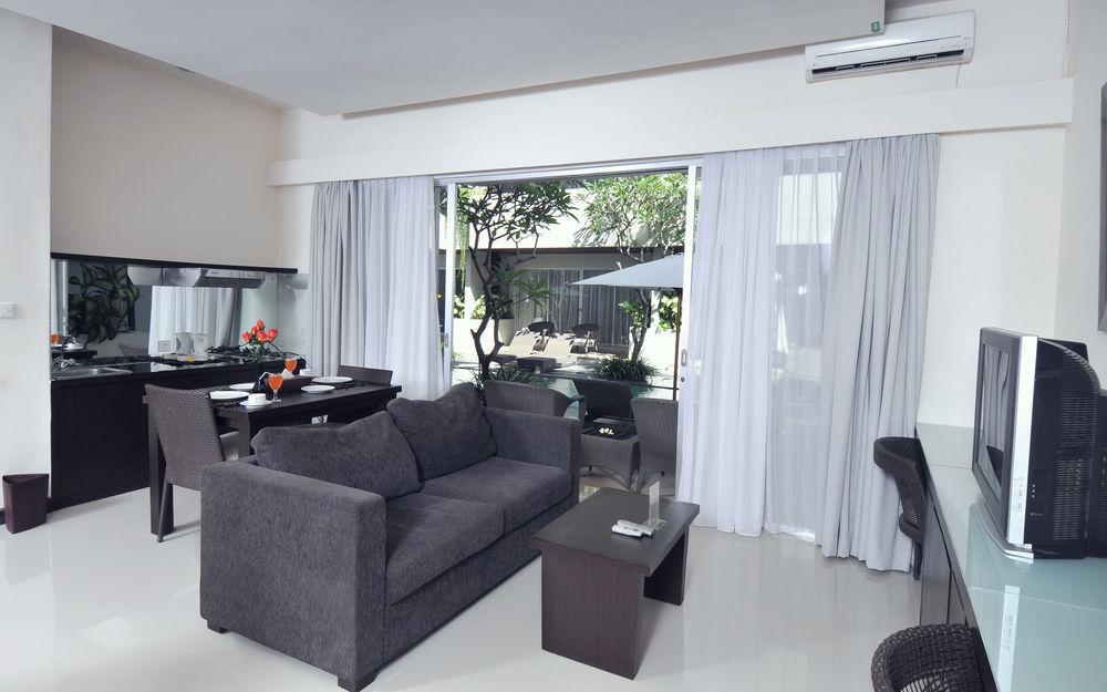 Swiss-Belcourt Sunset Aparthotel Seminyak Buitenkant foto