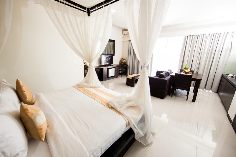 Swiss-Belcourt Sunset Aparthotel Seminyak Buitenkant foto