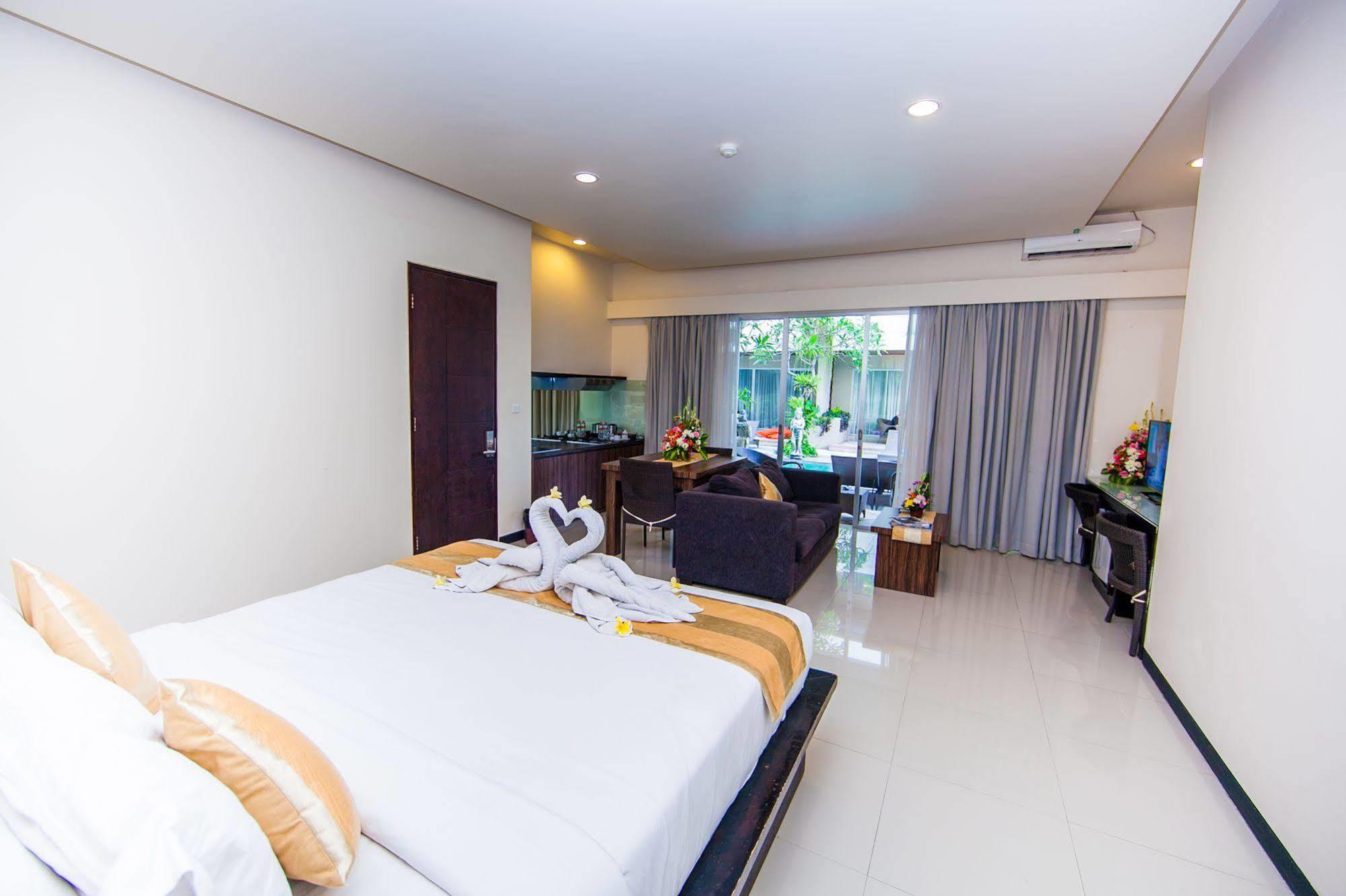 Swiss-Belcourt Sunset Aparthotel Seminyak Buitenkant foto